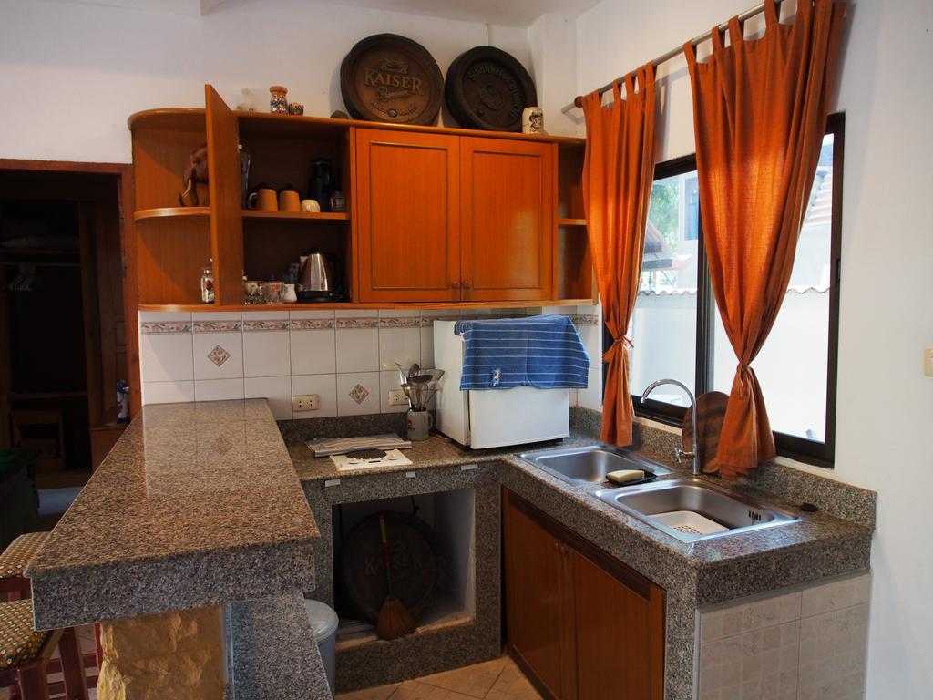 Waree'S Guesthouse Kata Beach  Zewnętrze zdjęcie