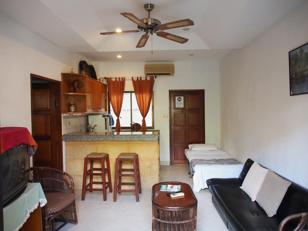 Waree'S Guesthouse Kata Beach  Zewnętrze zdjęcie