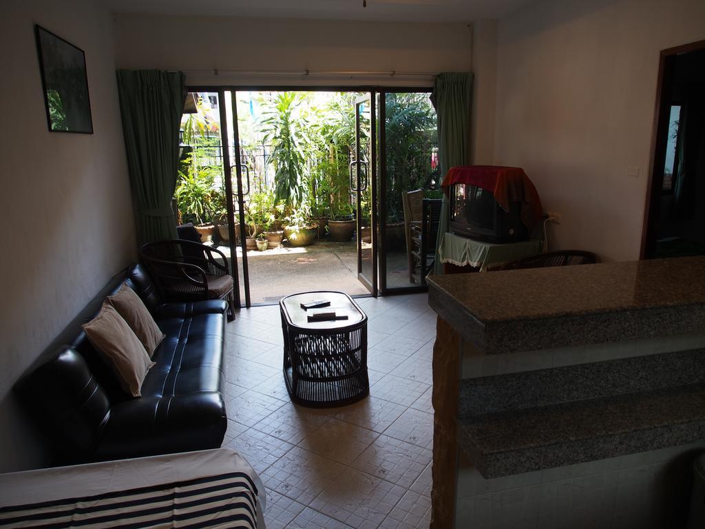 Waree'S Guesthouse Kata Beach  Zewnętrze zdjęcie